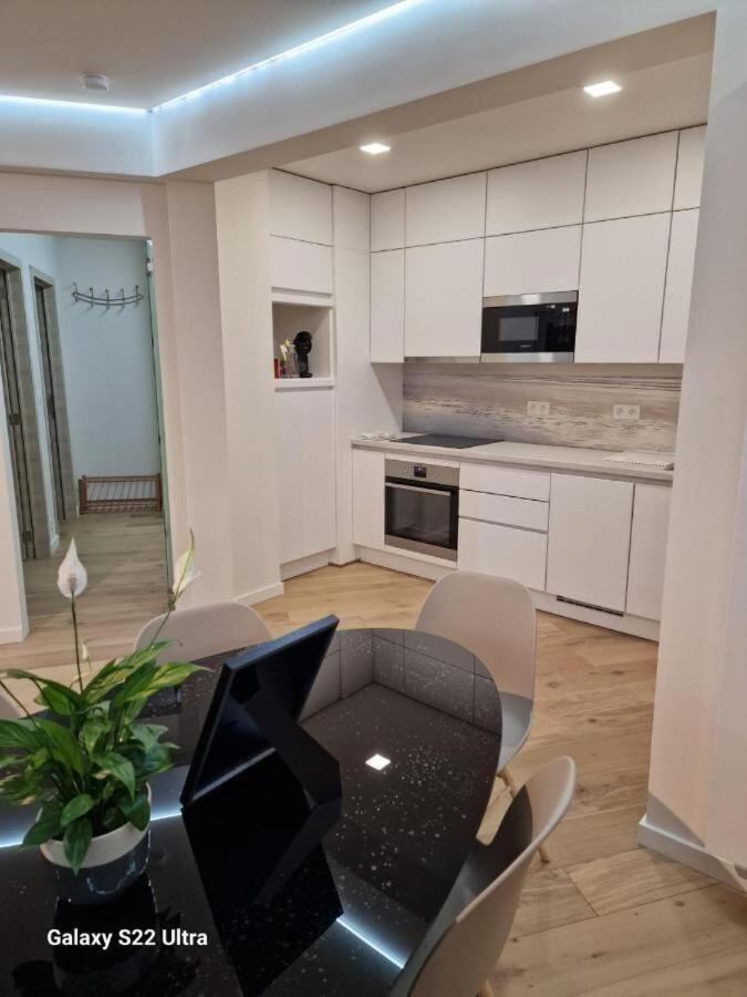 Luxury Renovated 3 Rooms Apartment Ostenda Esterno foto